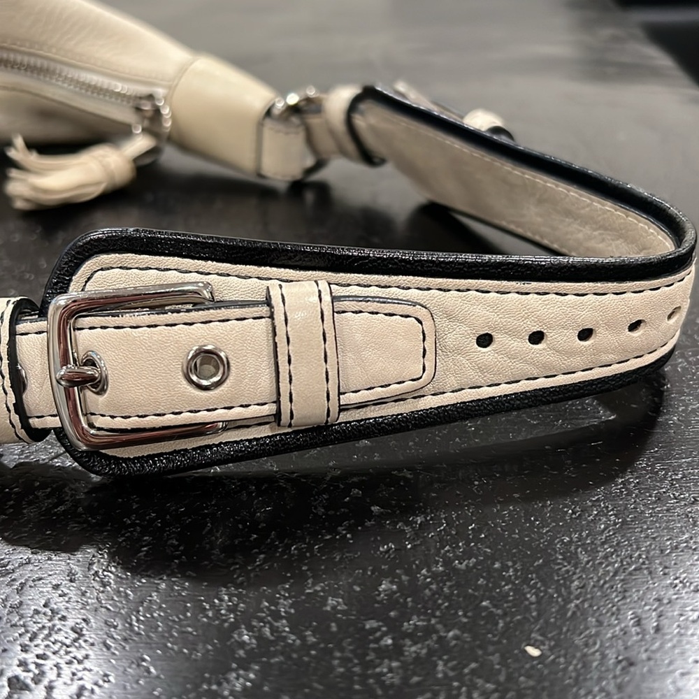 Coach Hamptons Cream Pebbled Leather Hobo Purse Shoulder Bag - Picture 13 of 14